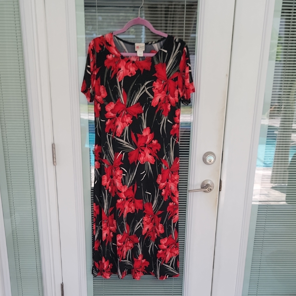 Hilo Hattie Vintage Black Maxi Dress with Red Floral Print Sz M Has Stretch Mumu